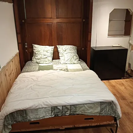 Deux Petites Maisons Separees-ville 別荘