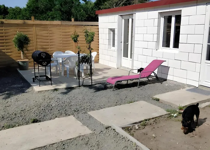 Deux Petites Maisons Separees-ville 度假居